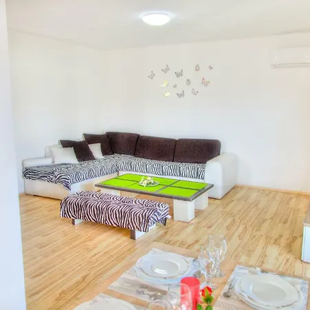 Hébergement de vacances Ema *