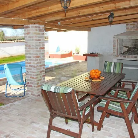 Ema Holiday home *