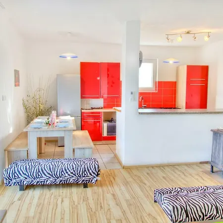 Holiday home Ema Muntic